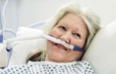 呼气、吸气 - 急诊科气雾剂给药